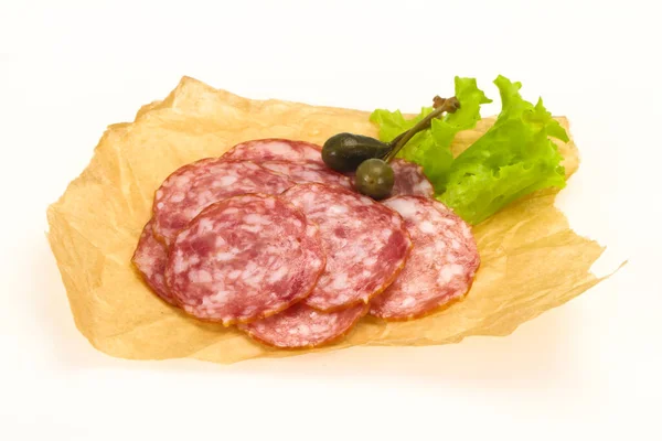 Spanische Salchichonwurst Mit Salatblättern — Stockfoto