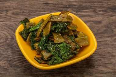 Kavrulmuş yeşil fasulye ve lahana ile Vagan mutfağı