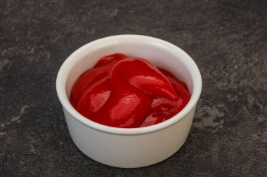 Lezzetli domates ketçapı kasede