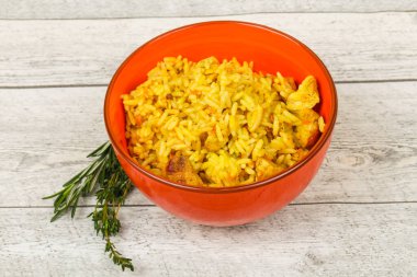 Özbek geleneksel Plov ile hindi