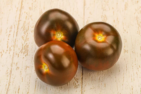 Schwarzer Leckerer Saftiger Kumato Tomatenhaufen — Stockfoto