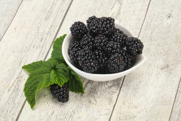 Sweet Tasty Ripe Blackberry Heap Leaf — Stock Photo, Image