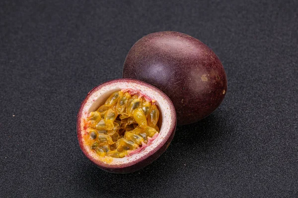 Tropical Passion Fruit Fresh Sweet Tasty Ripe — Stock Photo, Image