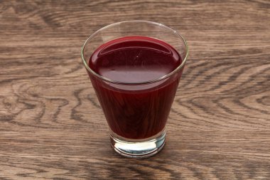 Sağlıklı yiyecekler - vitaminli doğal böğürtlen morsu