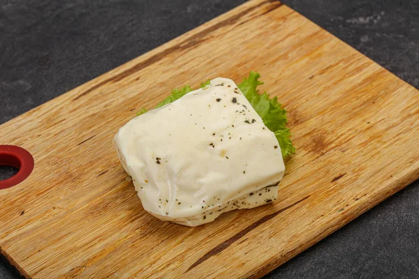 Görög Halloumi Sajt Mentával Grillezéshez — Stock Fotó