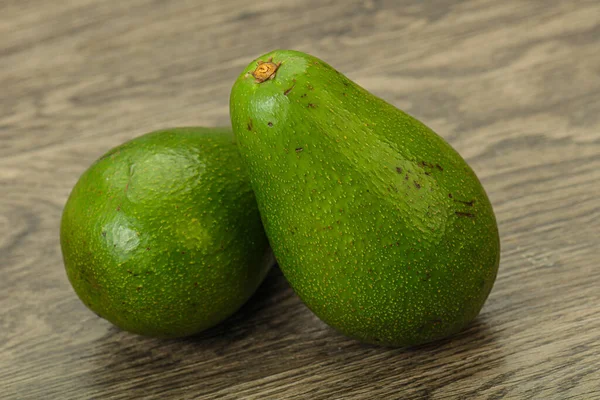 Due Verdure Verdi Esotiche Mature Avocado — Foto Stock