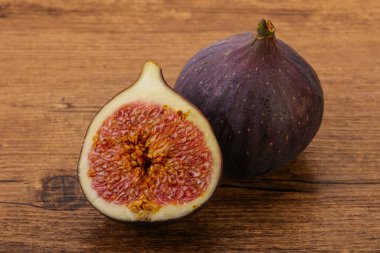 Tatlı mor incir meyvesi dilimi