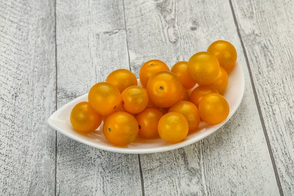 Fresh Yellow Tasty Cherry Tomato Heap — Stock Photo, Image