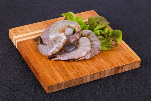 Raw King Prawns Ready Cooking Served Salad Leaves — Stock Photo, Image