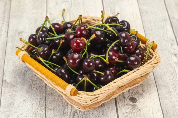 Olgun tatlı, taze kiraz meyvesi