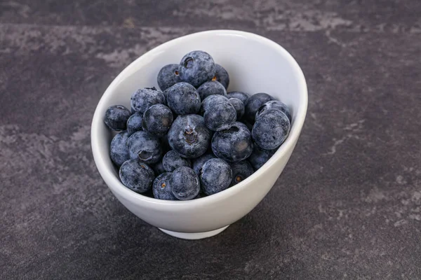 Doce Fresco Suculento Blueberries Heap Sobre Fundo — Fotografia de Stock