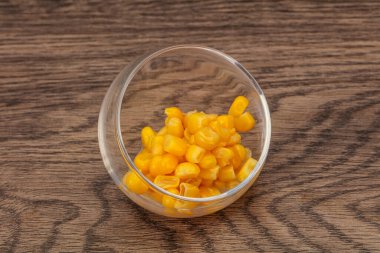 Tatlı salamura mısır tohumları kasede