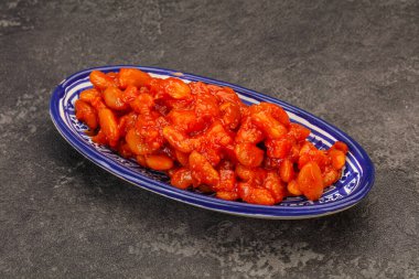 Domates soslu ve biberli fırında böbrek.