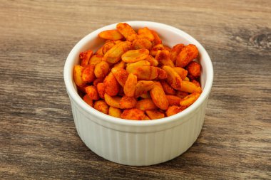 Baharatlı çerez kasede.