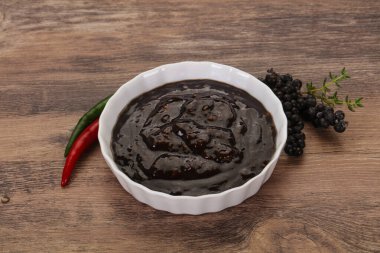 Et için baharatlı karabiber sosu.