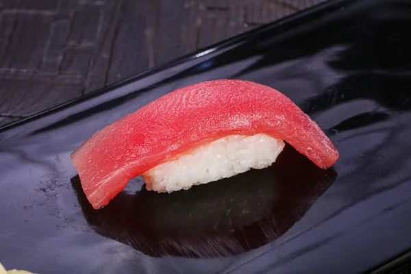 Japanse Keuken Sushi Met Rauwe Tonijn — Stockfoto