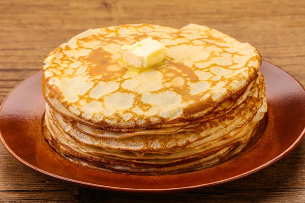 Stack Med Ryska Traditonala Pannkakor Med Smör — Stockfoto