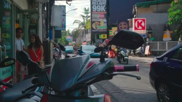 Kuta Bali Indonésie Mai 2018 Circulation Sur Rue Étroite Kuta — Video