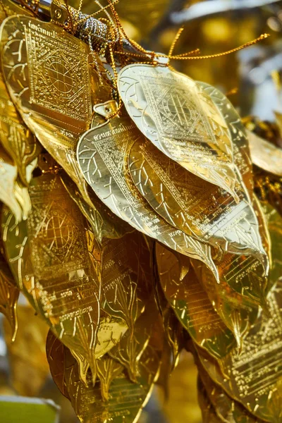 Nahaufnahme Eines Traditionellen Thailändischen Baumes Mit Goldenem Blatt Zur Spende — Stockfoto