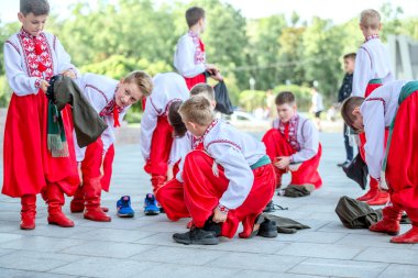İnsanlar kutlamak Vyshyvanka gün, Kharkiv, Ukrayna