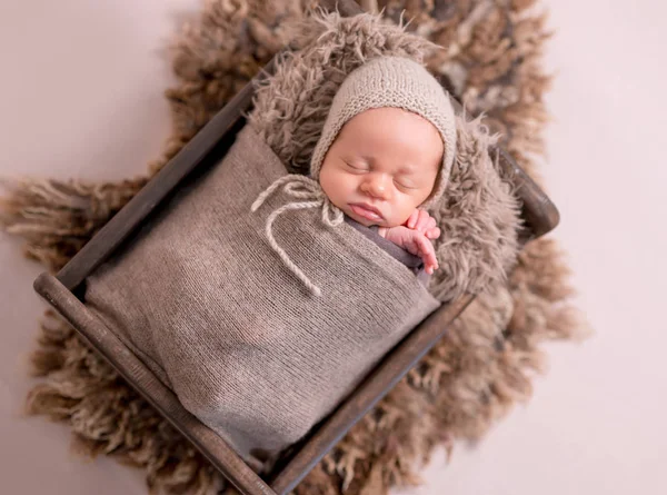 Sleeping newborn baby boy — Stock Photo, Image