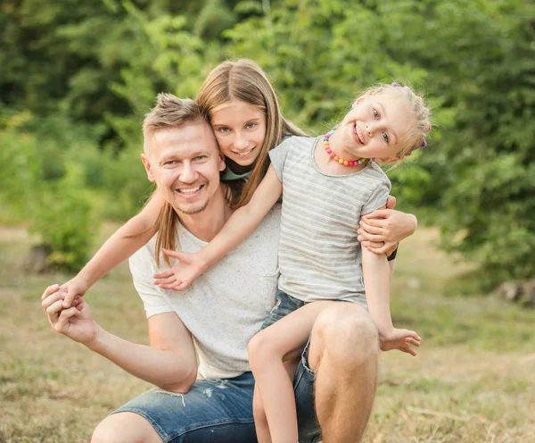 Feliz família sorridente — Fotografia de Stock