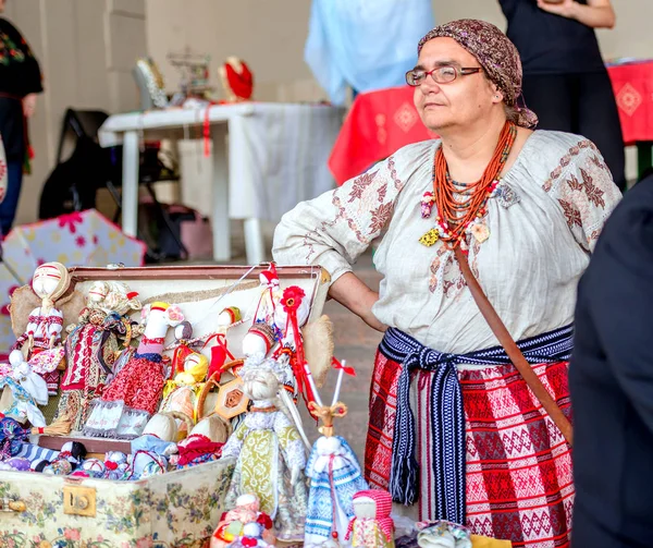 Kharkiv, Ukraine - 17 mai 2018 : vacances en chemise brodée à Kharkiv — Photo