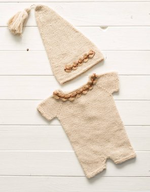 Bebekler için renkli örgü elbise