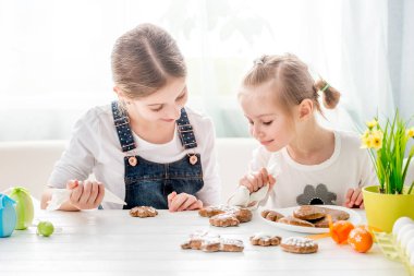 Paskalya çerezleri dekorasyon çocuk kız