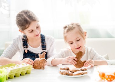 Paskalya çerezleri dekorasyon çocuk kız