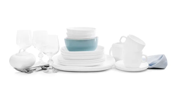 白色方形餐具设置与眼镜, 查出在白色背景 — 图库照片