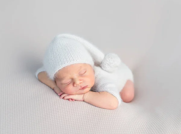 Schattige baby zoet slapen — Stockfoto