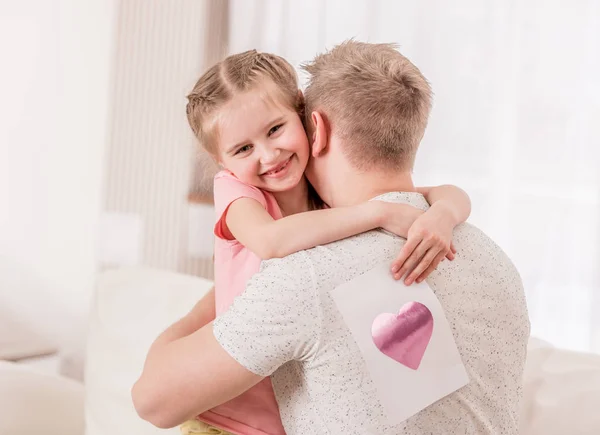 Kid gave lovely picture to her father — Stock Photo, Image