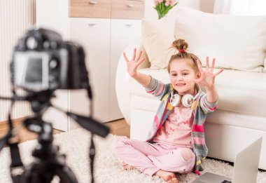 Küçük kız video kayıt