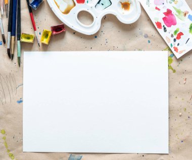 Çalışma alanı'na bir sanatçı ressam kağıt kapak