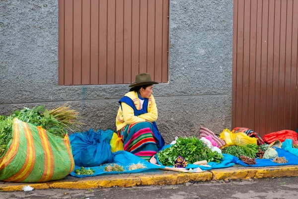 Peru - October 12, 2018: Street vendor with vegetables — Stock Photo, Image