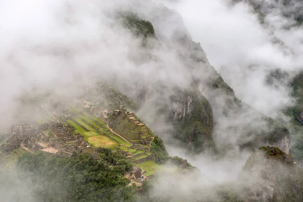 Вид с воздуха на Мачу-Пикчу — стоковое фото