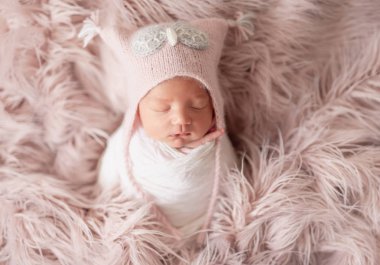 Küçük bebek tatlı uyku