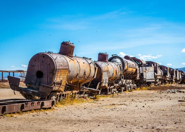 Friedhof der verlassenen Züge, uyuni, Bolivien — Stockfoto