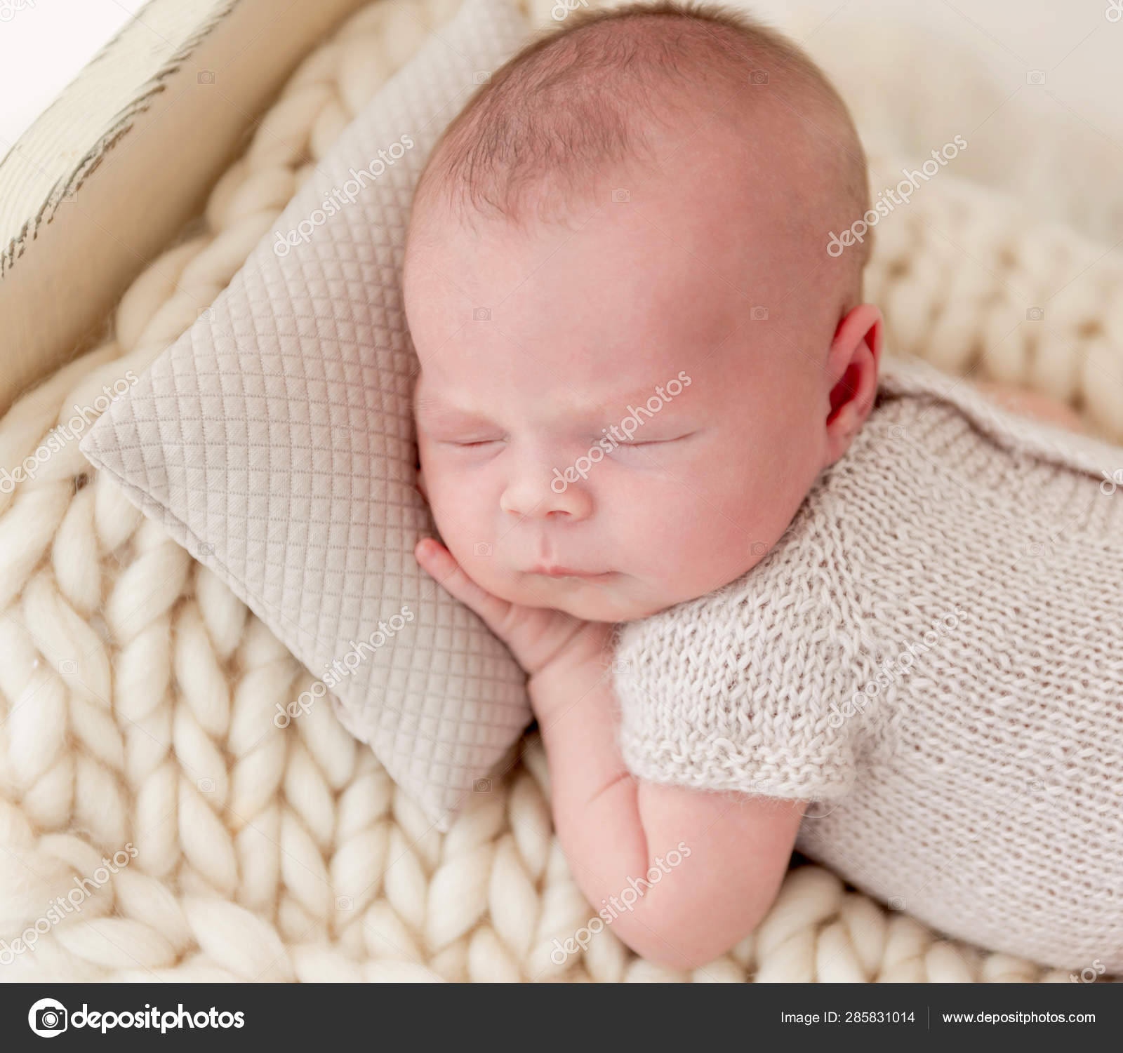 newborn baby girl bed