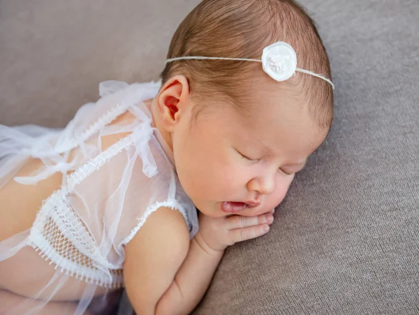 Newborn baby sleeping — Stock Photo, Image