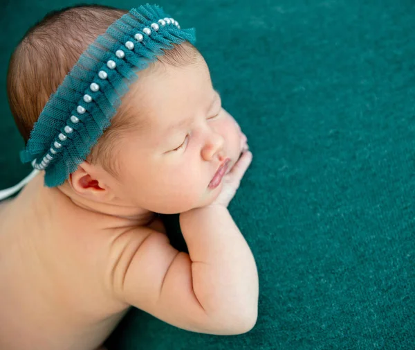 Newborn baby sleeping — Stock Photo, Image