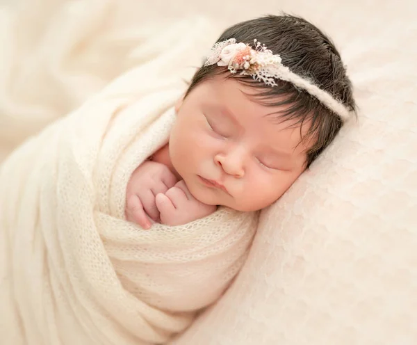 Bambino appena nato che dorme — Foto Stock