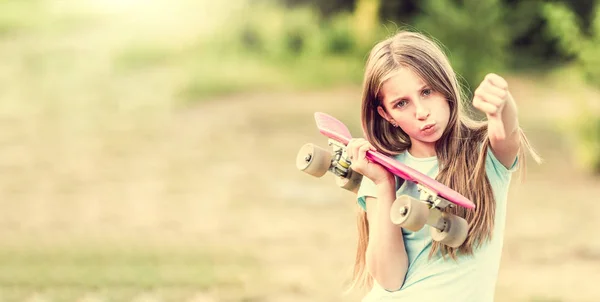 Ragazza adolescente insoddisfatta — Foto Stock