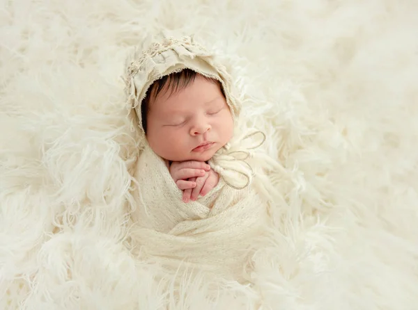 Neugeborenes schläft — Stockfoto
