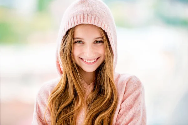Teenage girl wearing hood — Stock Photo, Image