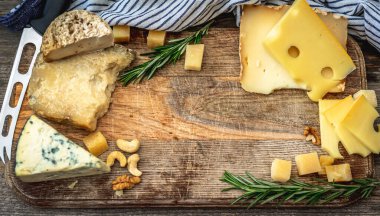 Lezzetli peynir çeşitleri.