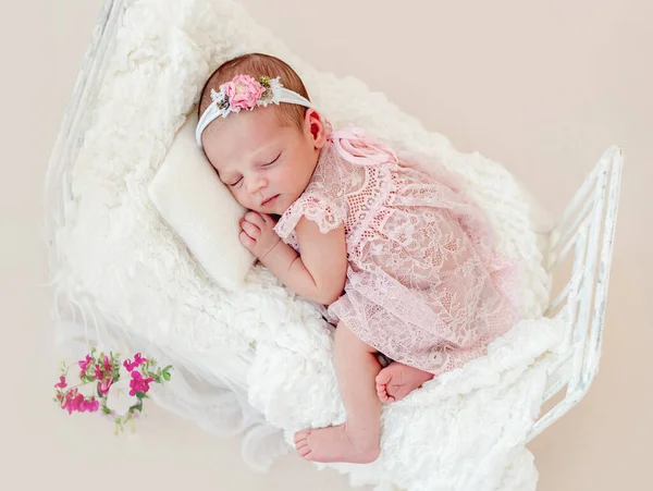 Sleeping newborn baby girl — Stock Photo, Image
