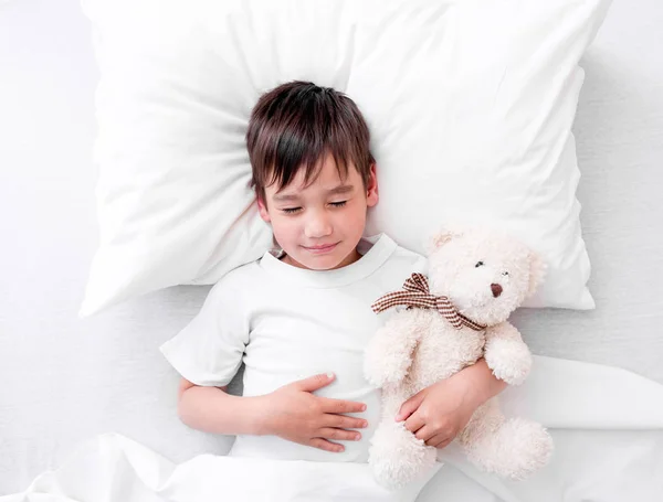 Bebe Garcon Dormir Avec Ours En Peluche Nuit Chez Moi Stock Photo