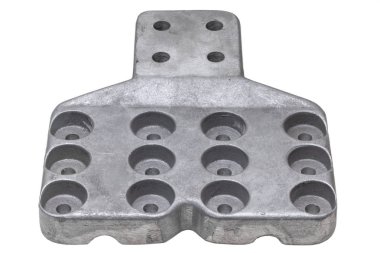 yüksek hassasiyetli alüminyum Otomotiv bölümü döküm ve üzerinde beyaz izole talaşlı imalat. Bölüm alüminyum döküm flanş, sanayi kökenli petrol veya gaz sanayi.